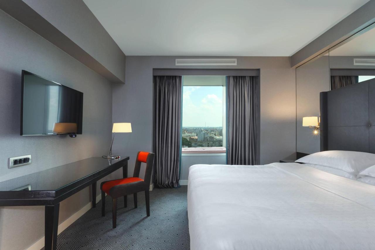 豪生大广场酒店 布加勒斯特 外观 照片 A room at the hotel