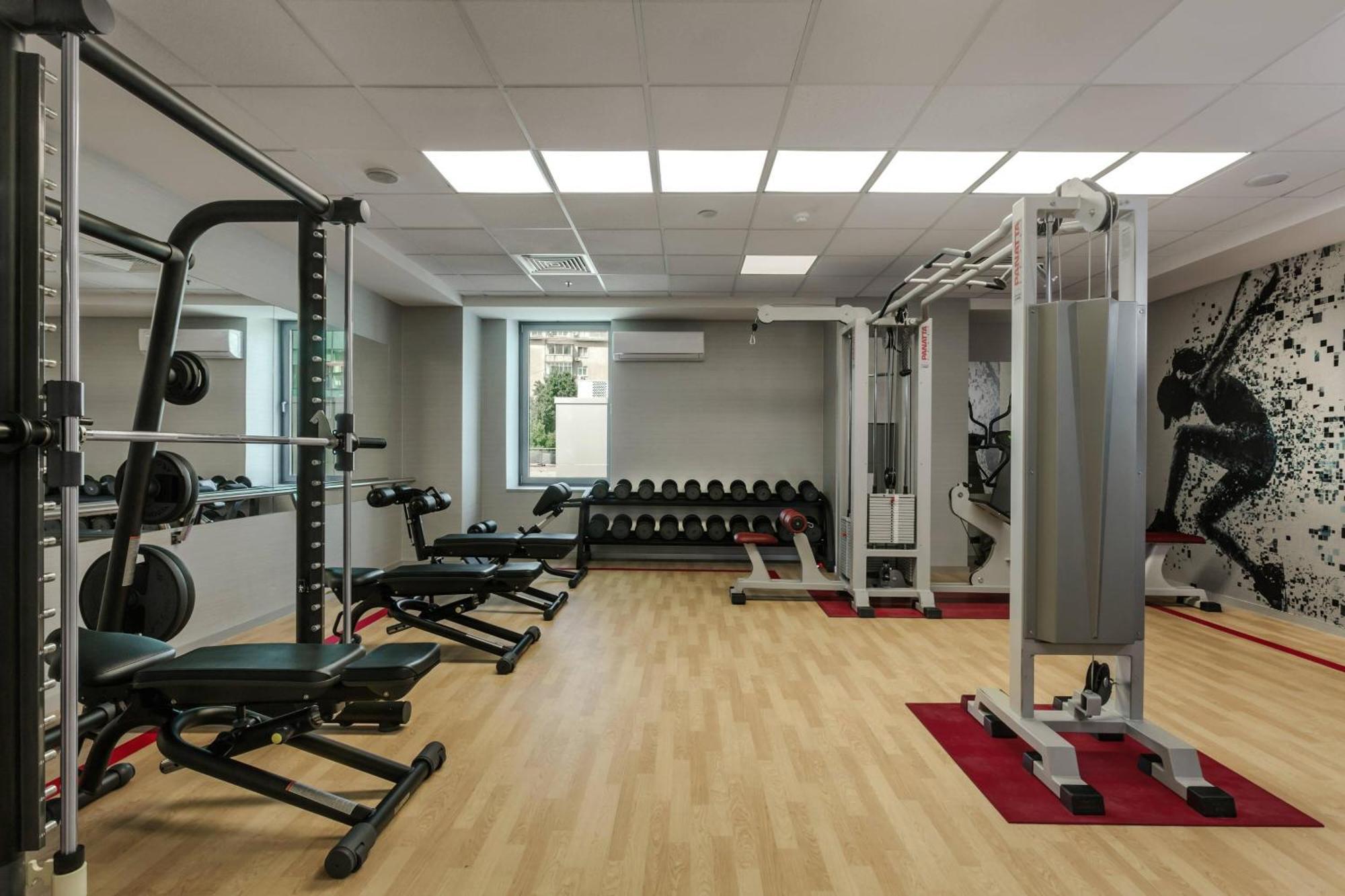 豪生大广场酒店 布加勒斯特 外观 照片 The gym at the University of Roehampton